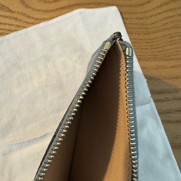 Chloe Alphabet Wallet in Grained Leather - Picture 11 of 16